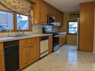 131 Summer St Unit 2, Malden, MA 02148