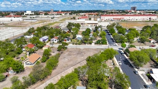132 Bee St, San Antonio, TX 78208
