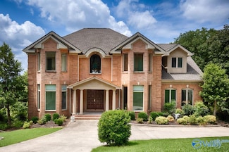 5 Saint Charles Rd SE, Huntsville, AL 35801