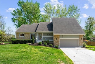 8015 W 113th St, Overland Park, KS 66210