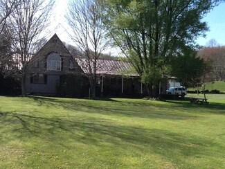 143 Smokie Ln, Smoot, WV 24977