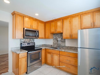 676 Johanna Ave Unit 2, Sunnyvale, CA 94085