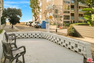 14 Mast St Unit 2, Marina Del Rey, CA 90292