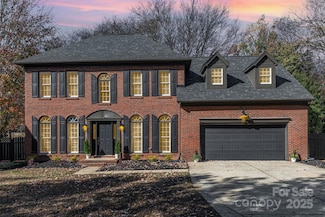 8724 Tamarron Dr, Charlotte, NC 28277