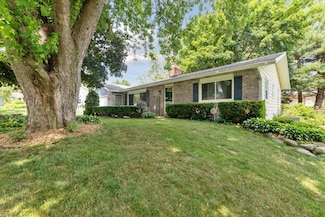5130 Patland Dr, Kalamazoo, MI 49009