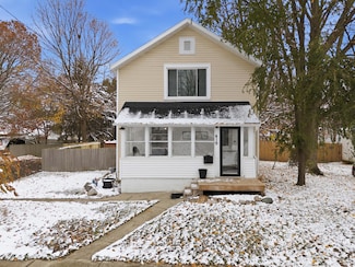 419 E Vine St, Vicksburg, MI 49097