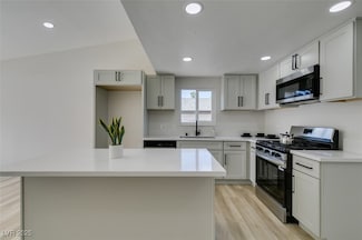 706 Greenway Rd, Henderson, NV 89002