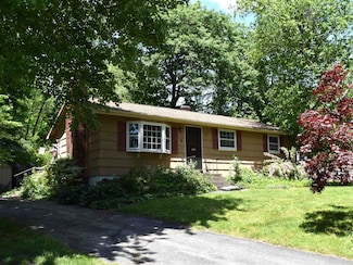 9 Cardiff Rd, Nashua, NH 03062