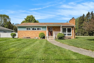 4911 Elmwood St, Norton Shores, MI 49441