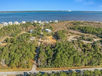 160 Pogo Rd, Bay St. Louis, MS 39520