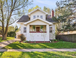 1915 W 4th St, Waterloo, IA 50701