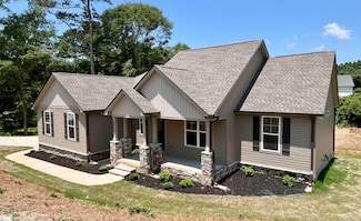 606 Parkwood Dr, Centerville, SC 29625