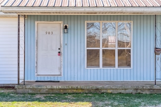 306 Thompsonville Ln, Oak Grove, KY 42262