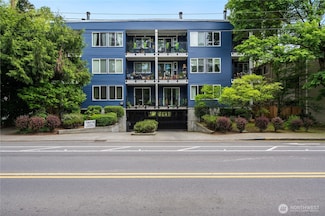 18210 73rd Ave NE Unit 101, Kenmore, WA 98028