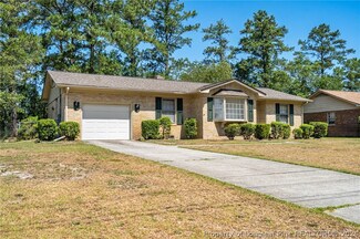 946 Dandridge Dr, Fayetteville, NC 28303