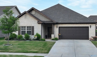 111 Grove Hill Cir, New Market, AL 35761