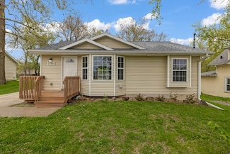 1161 Bundy St, Des Moines, IA 50315