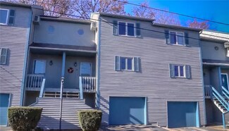 9 Primrose Ln, North Providence, RI 02904