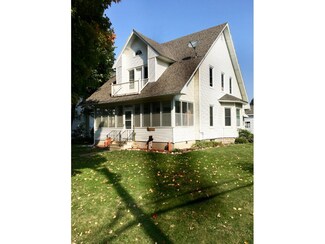 200 2nd St W, Claremont, MN 55924