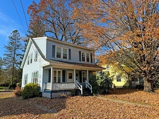 276 Chapman St, Greenfield, MA 01301