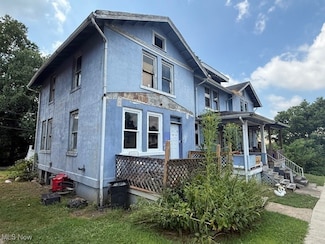 9 4th St, Beech Bottom, WV 26030