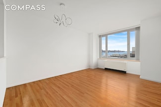 635 W 42nd St Unit 12D, New York, NY 10036