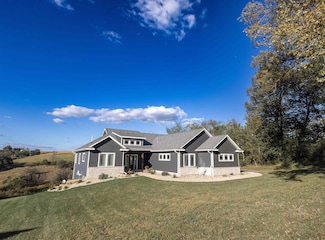 1705 Marian Ct, Mineral Point, WI 53565