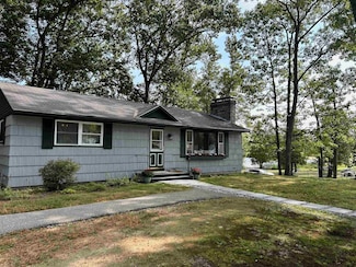 967 N Main St, Laconia, NH 03246