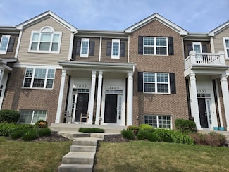 1005 Charlton Ln, Naperville, IL 60563