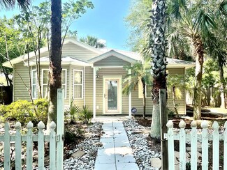 317 James Clay St, Apalachicola, FL 32320