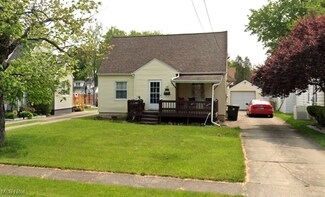 715 Central Parkway Ave SE, Warren, OH 44484