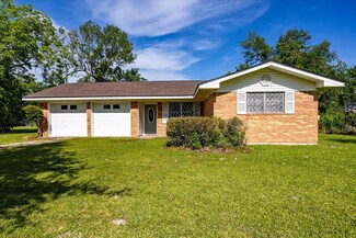 2878 Lawn Oak Dr, Orange, TX 77632