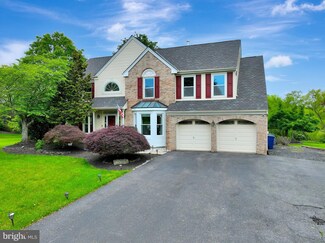 2 Hampton Hollow Dr, Millstone Township, NJ 08535