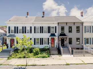 24 8th St, Hudson, NY 12534
