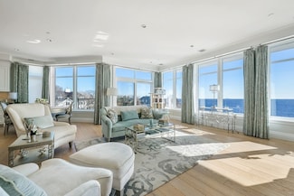 35 Littles Point Rd Unit S201, Swampscott, MA 01907