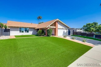 1020 Harding St, Escondido, CA 92027