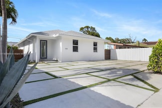 525 El Prado, West Palm Beach, FL 33405