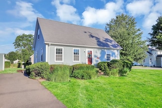 55 Cranston St, Westfield, MA 01085