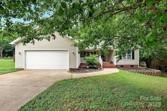 605 Beavers Cove Ln NW Unit 15, Concord, NC 28027