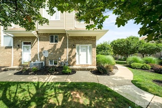 33 Marina View Dr, Sewaren, NJ 07077