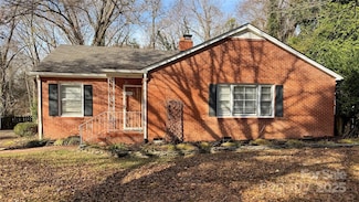 1127 Twin Lakes Rd, Rock Hill, SC 29732