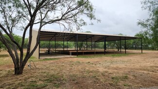 1848 County Road 2557, Moore, TX 78057