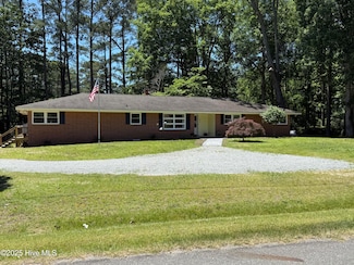 106 N Lakeside Dr, Smithfield, NC 27577