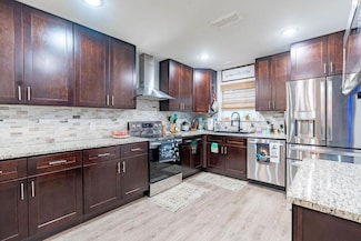 205 Trimble St, Palestine, TX 75803