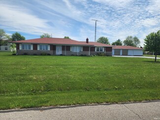 6834 N County Road 700 W, Royal Center, IN 46978