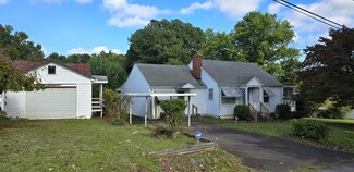 435 Peach St, Chatham, VA 24531