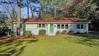 475 W Maine Ave, Southern Pines, NC 28387