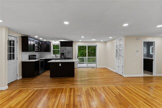 16 Clarke Rd, Coventry, RI 02816