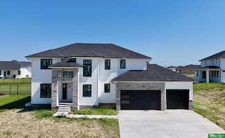 21108 Arlington St, Elkhorn, NE 68022