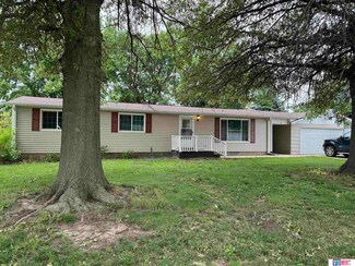 611 Park St, Stromsburg, NE 68666